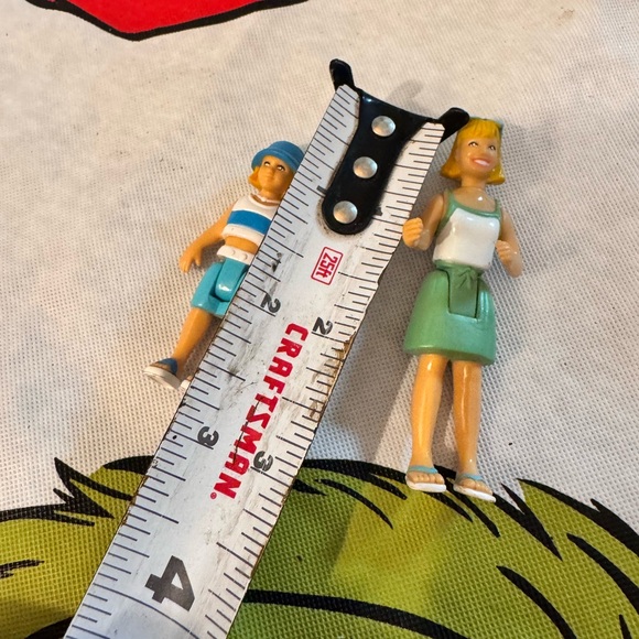 Fisher Price Sweet Streets Girl Doll  Beach House Blue Hat Girl Green Skirt Girl - Picture 3 of 3